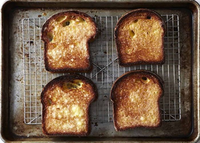 How to Toast Bread in Oven Broiler and Stovetop Easy Steps